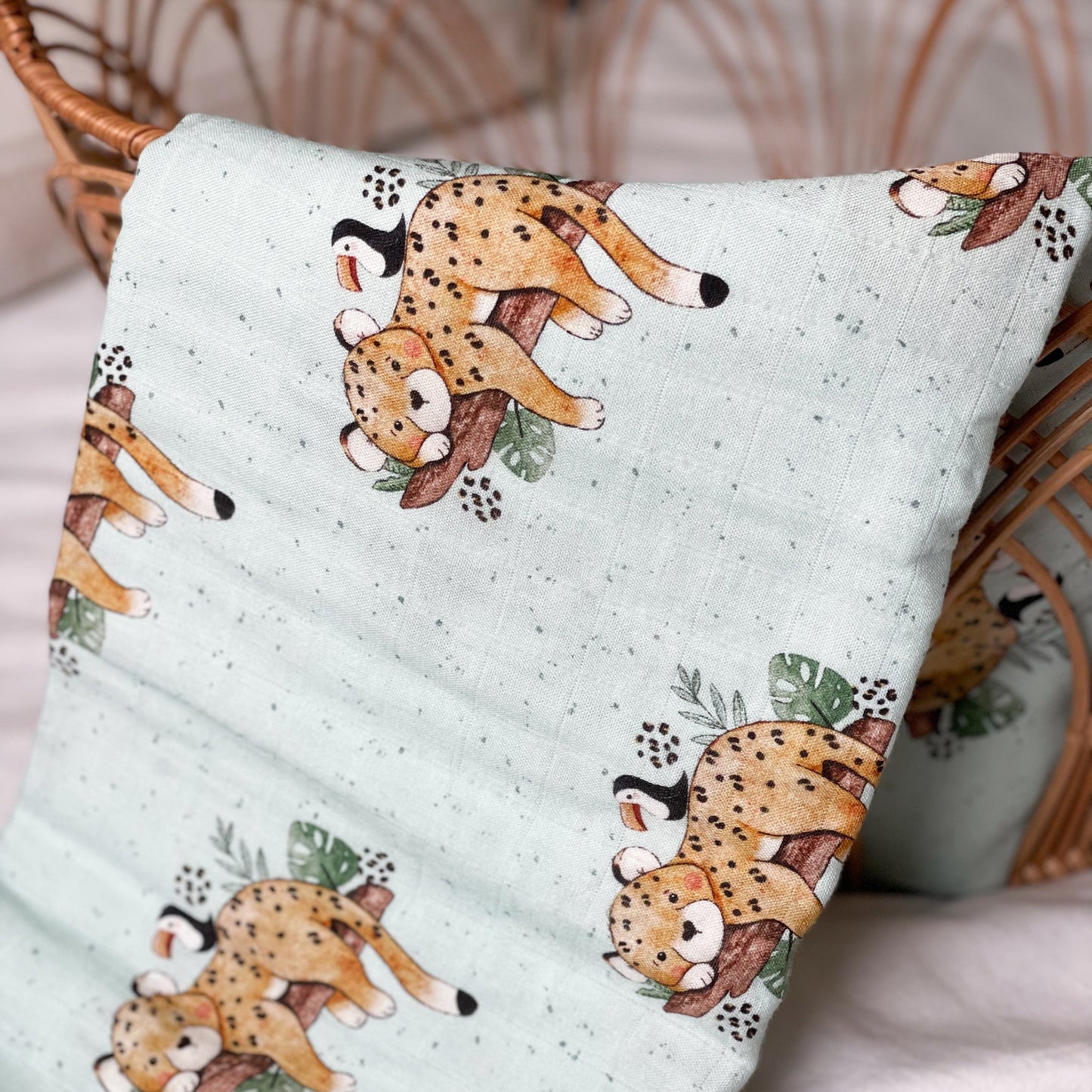 Mousseline 70% bambou - Léopard et perroquet