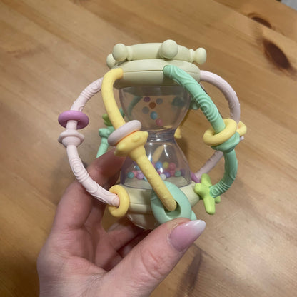 Jouet hochet pastel