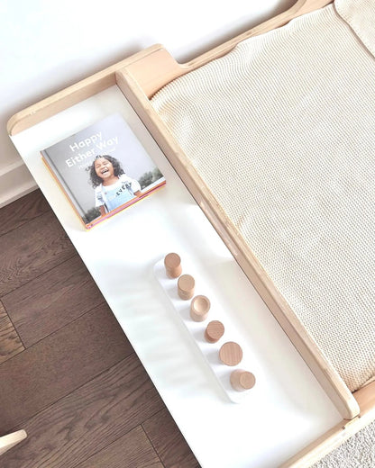 APPLE JUNIOR – Lit Montessori au sol avec barrières et étagères