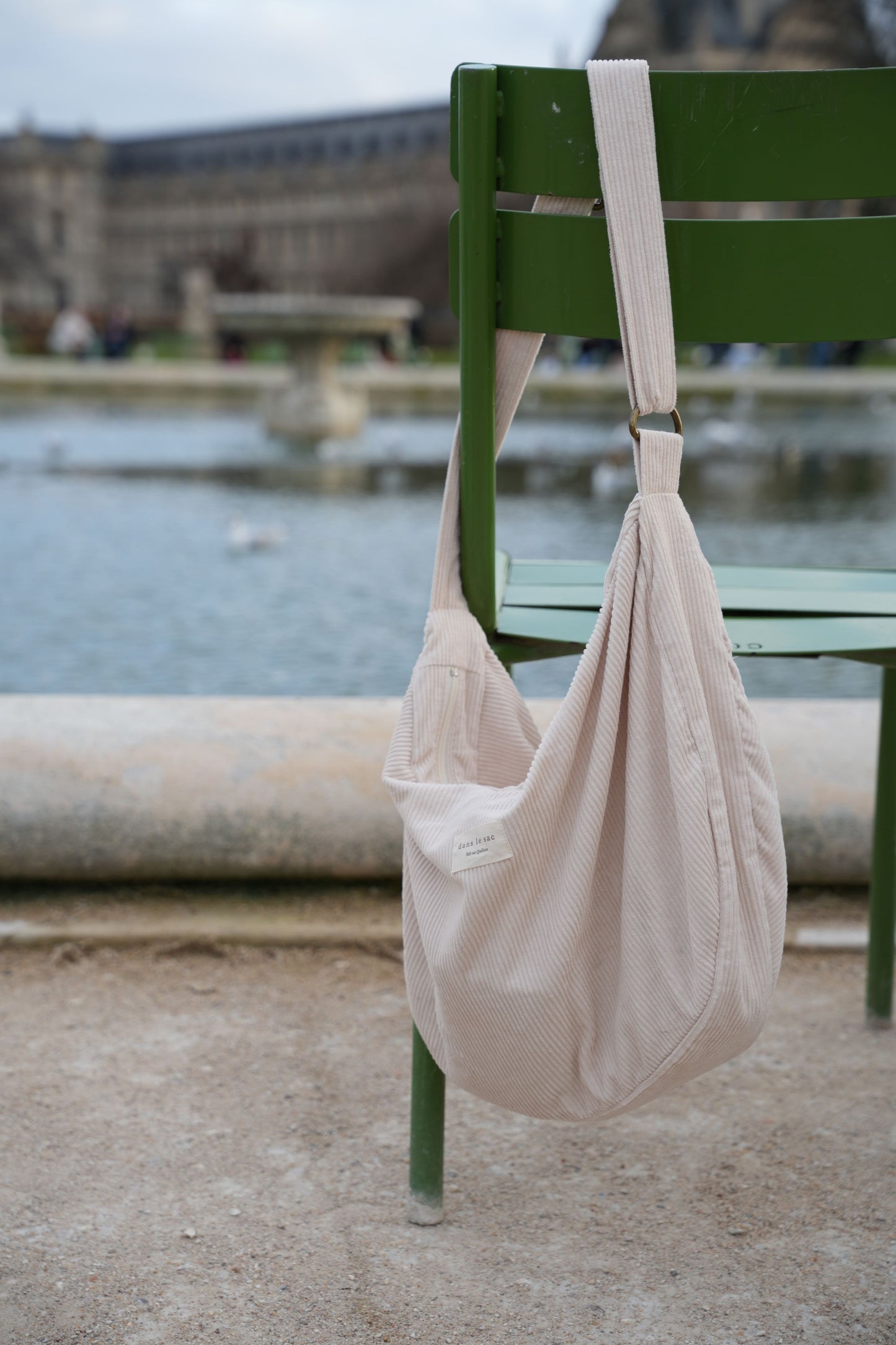 Sac Croissant en Corduroy - Bandoulière Ajustable & Fermeture Éclair