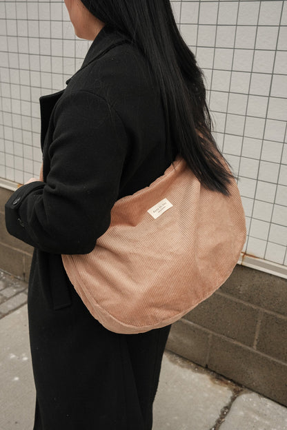 Sac Croissant en Corduroy - Bandoulière Ajustable & Fermeture Éclair