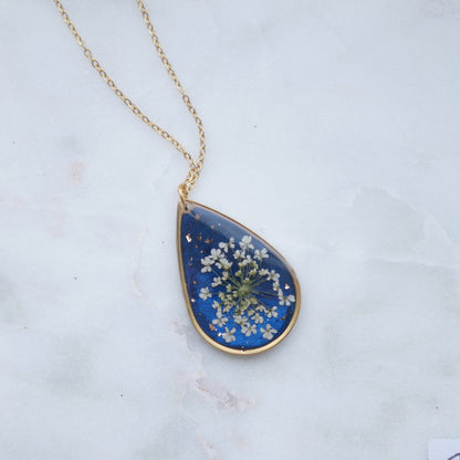 Celestial necklace - carrot flowers - 20mm drop