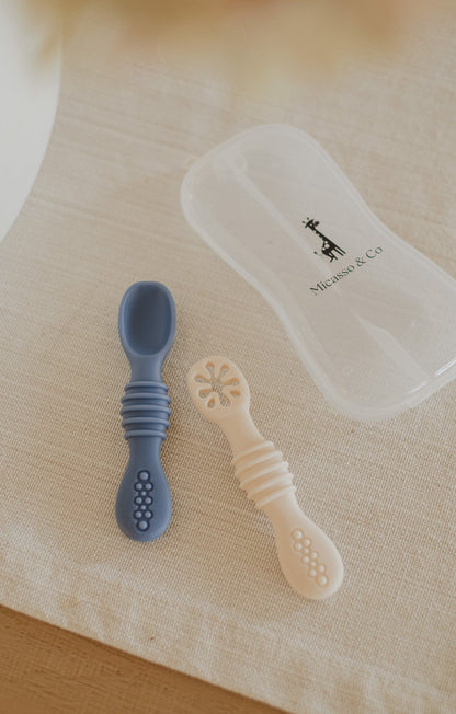 Les cuillères d'apprentissage en silicone