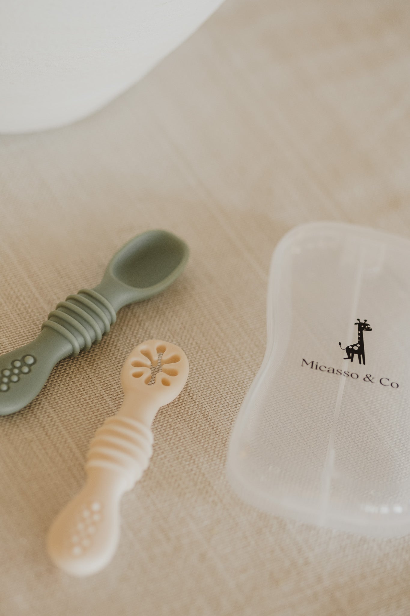 Les cuillères d'apprentissage en silicone