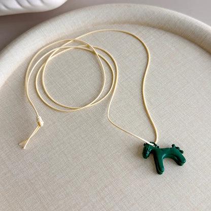 Collier long cheval coloré – Chaîne réglable style bohème pour femmes