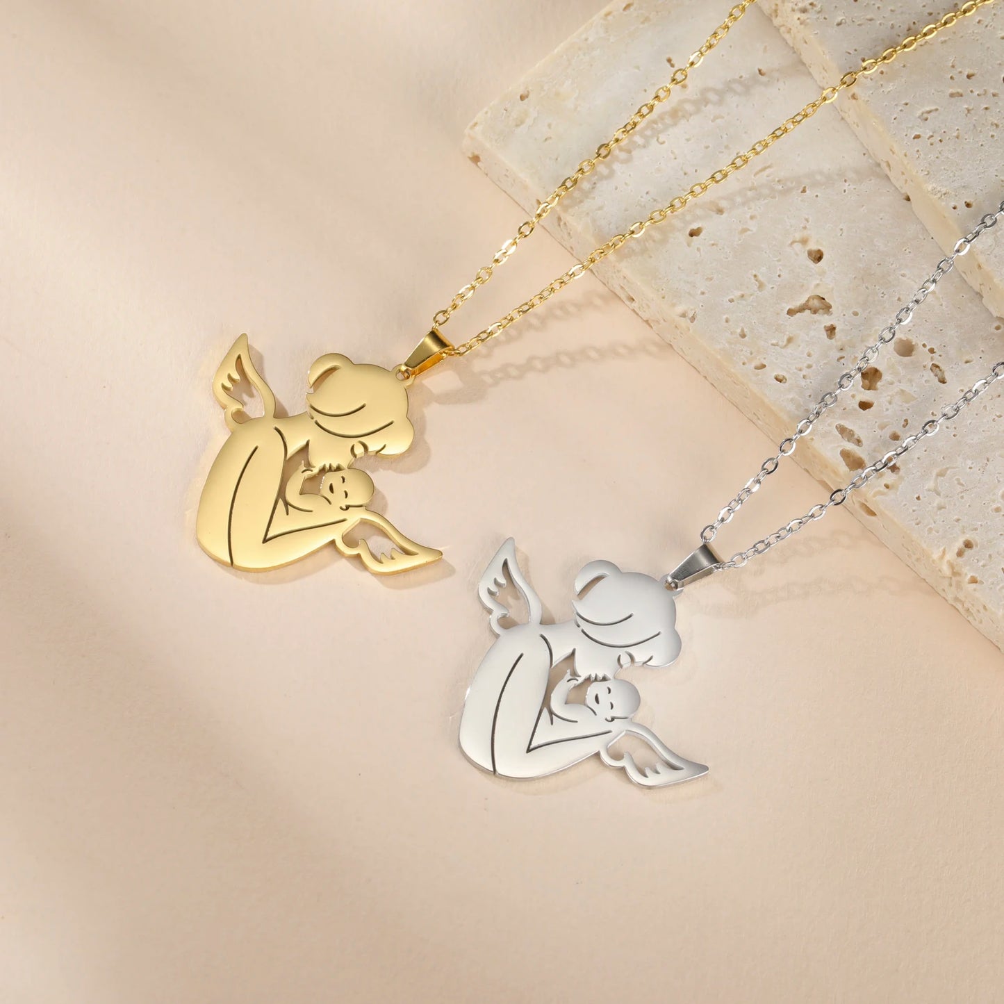 Collier Ange Maman & Bébé | Acier Inoxydable Tendance 2026