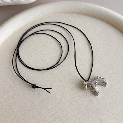 Collier long cheval coloré – Chaîne réglable style bohème pour femmes